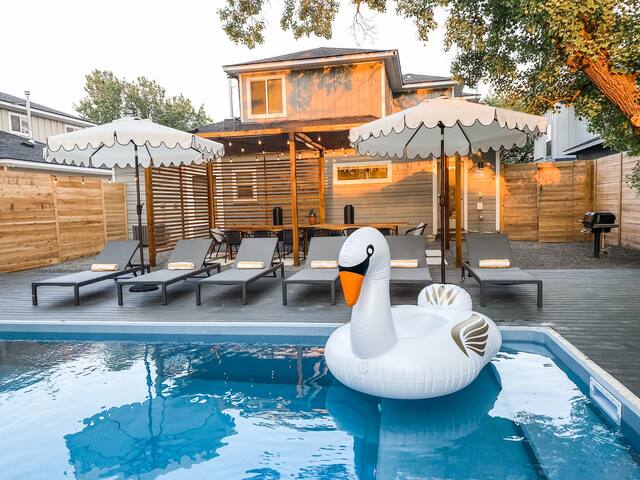 Duplex Bliss | 12 BR! 2 Heated Pools! Endless gallery image 2