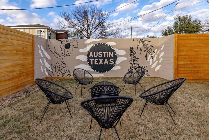 Duplex Bliss | 12 BR! 2 Heated Pools! Endless gallery image 4