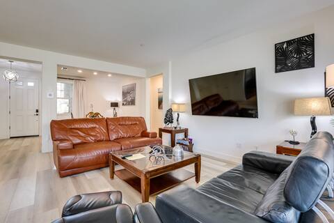 Modern Antelope Home: 14 Mi to Downtown Sacramento