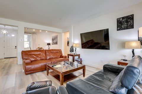 Modern Antelope Home: 14 Mi to Downtown Sacramento