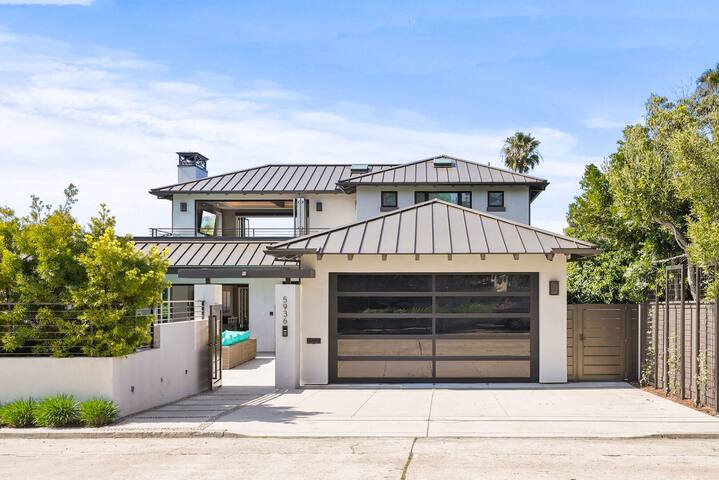 5BR | Luxury Dream Home | Ocean View | Pool & Spa gallery image 5