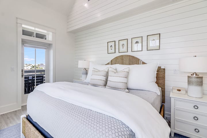 Primarni bračni apartman sa bočnim balkonom, 1. sprat. 