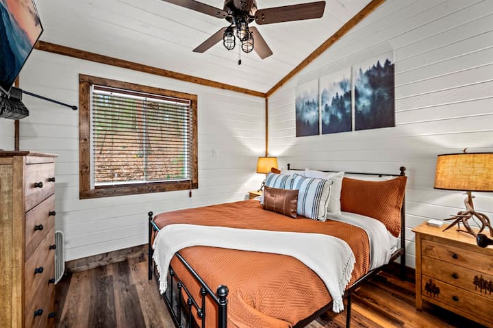 Queen Bedroom on Main Level