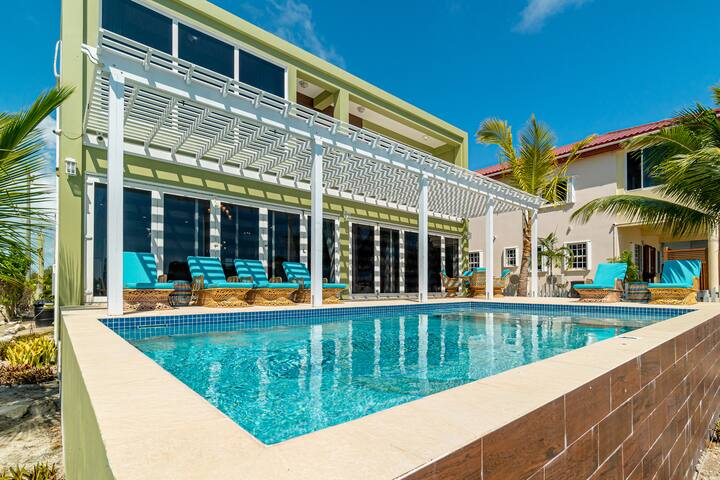 Playa Goma: Serene Luxury on Ambergris Caye. gallery image 5