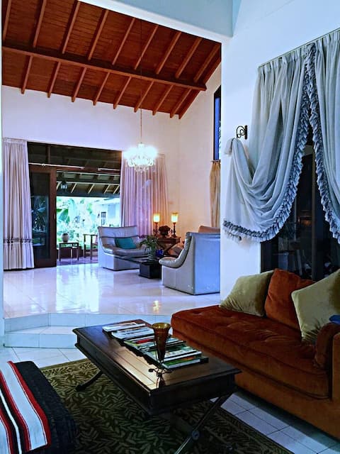 5BR Holiday Villa at Puncak Cipanas