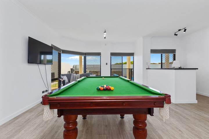 Oceanfront Escape Private Pool and Beach Access gallery image 4