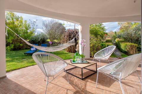 Sardinia Re - Villa Fioretta Flowers - Garden