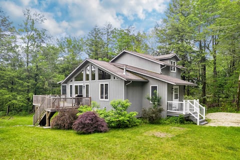 Lakeside 3-BR Berkshires Residence