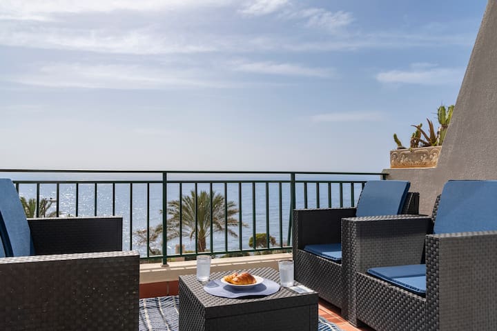 Entire home with 2 bedrooms in Funchal - Doca do Cavacas I by An Island Apart