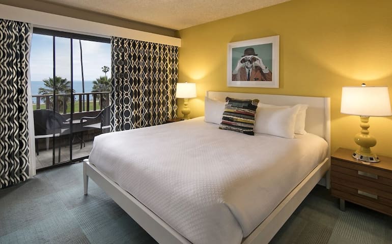 2BR Ocean View Suite at La Jolla Cove Hotel!