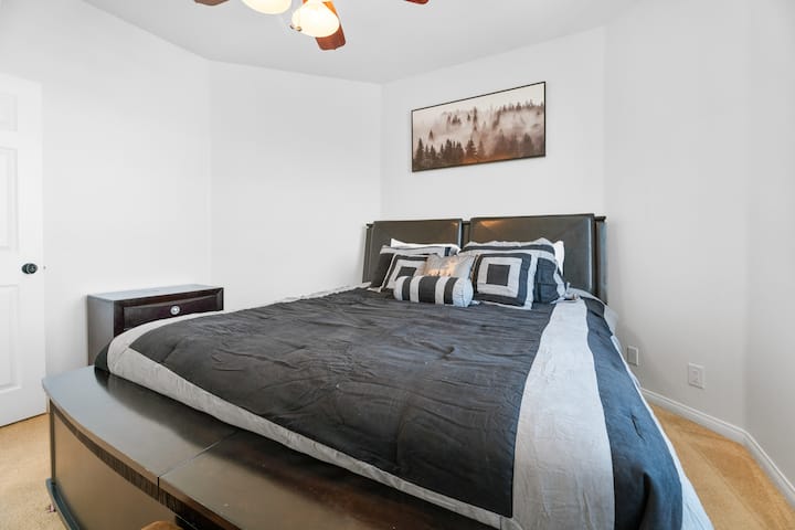 غرفة النوم الثانية