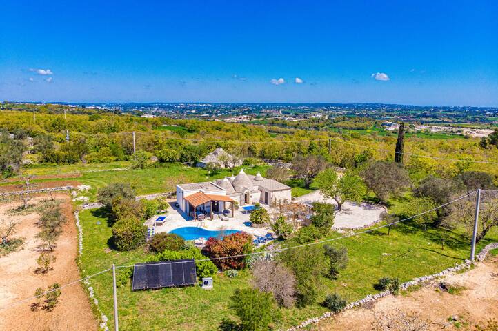 Trullo Olivia with heated pool, nature and relax gallery image 3