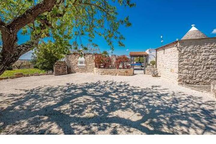 Trullo Olivia with heated pool, nature and relax gallery image 5