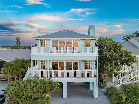 Walks On The Shore - Stunning Beachfront Home