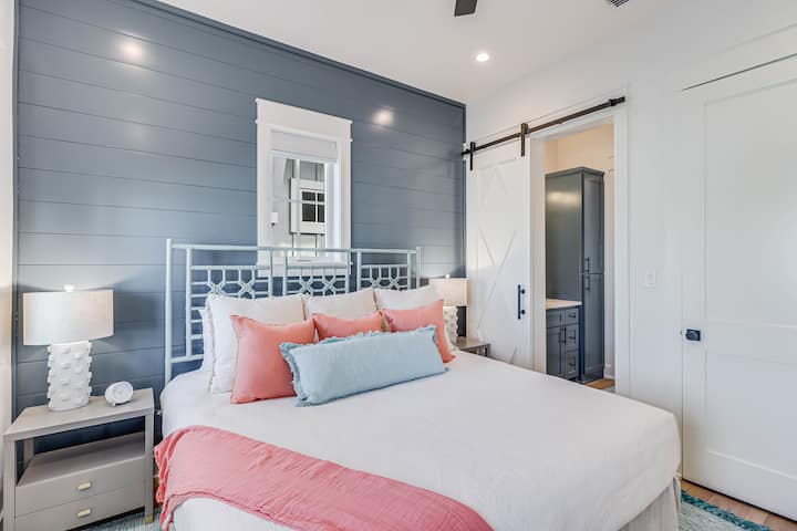 King Suite, 1st Floor. 