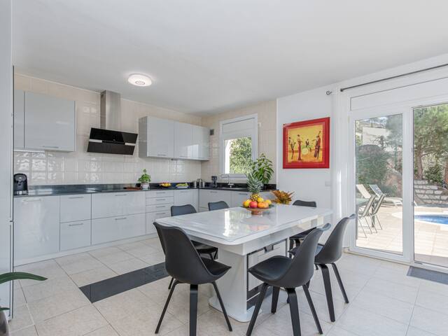 Golden by Interhome gallery image 4