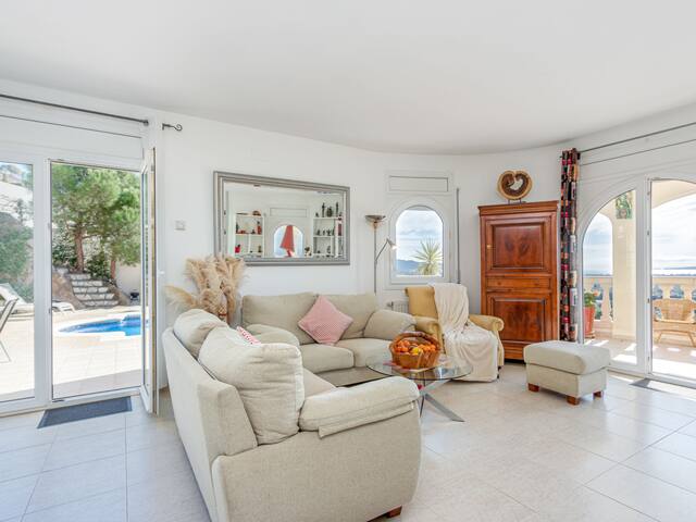 Golden by Interhome gallery image 3