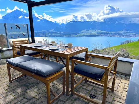 SwissHut Stunning Views Alps & Lake