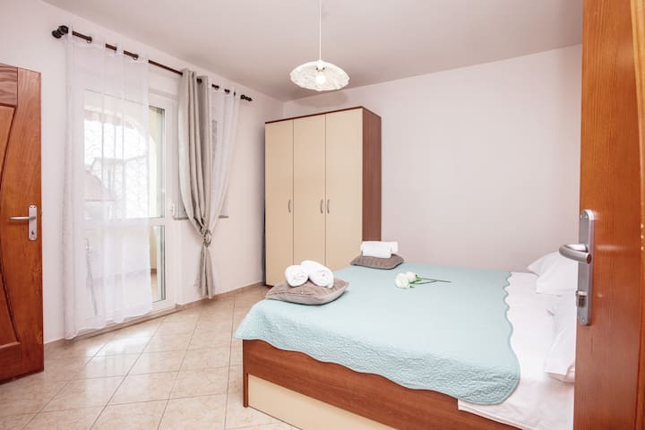 Bedroom 3, Surface: 14 m²