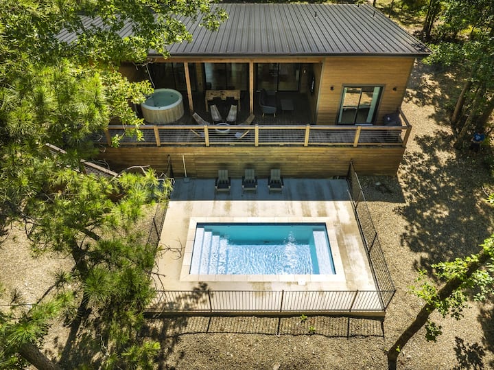 The Quads: 4 Cabins + Pool & Courts - Broken Bow, OK