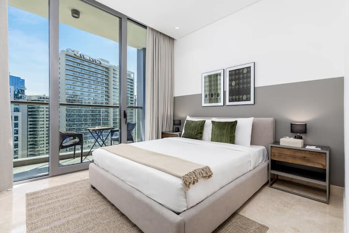 Osvijetljena druga spavaća soba