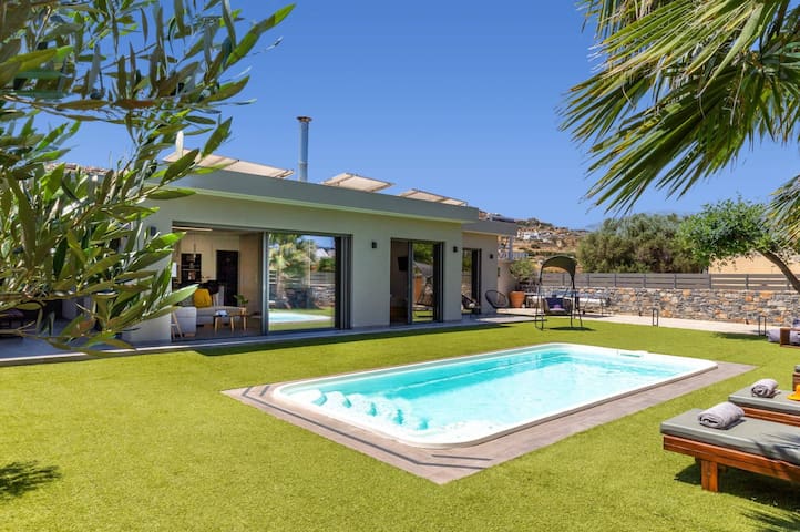 Villa Manefic by Villa Plus