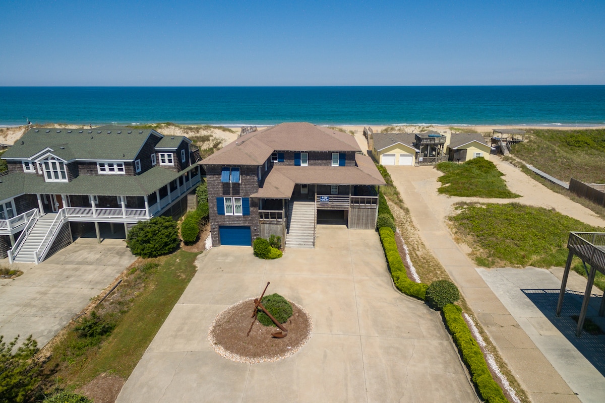 Fearing Cottage: Oceanfront, Pool, Spa, Pool table