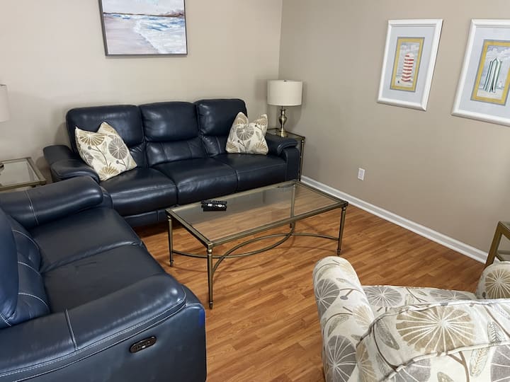 Blue Heron Cottage – Walk To The Beach - Surfside Beach, SC