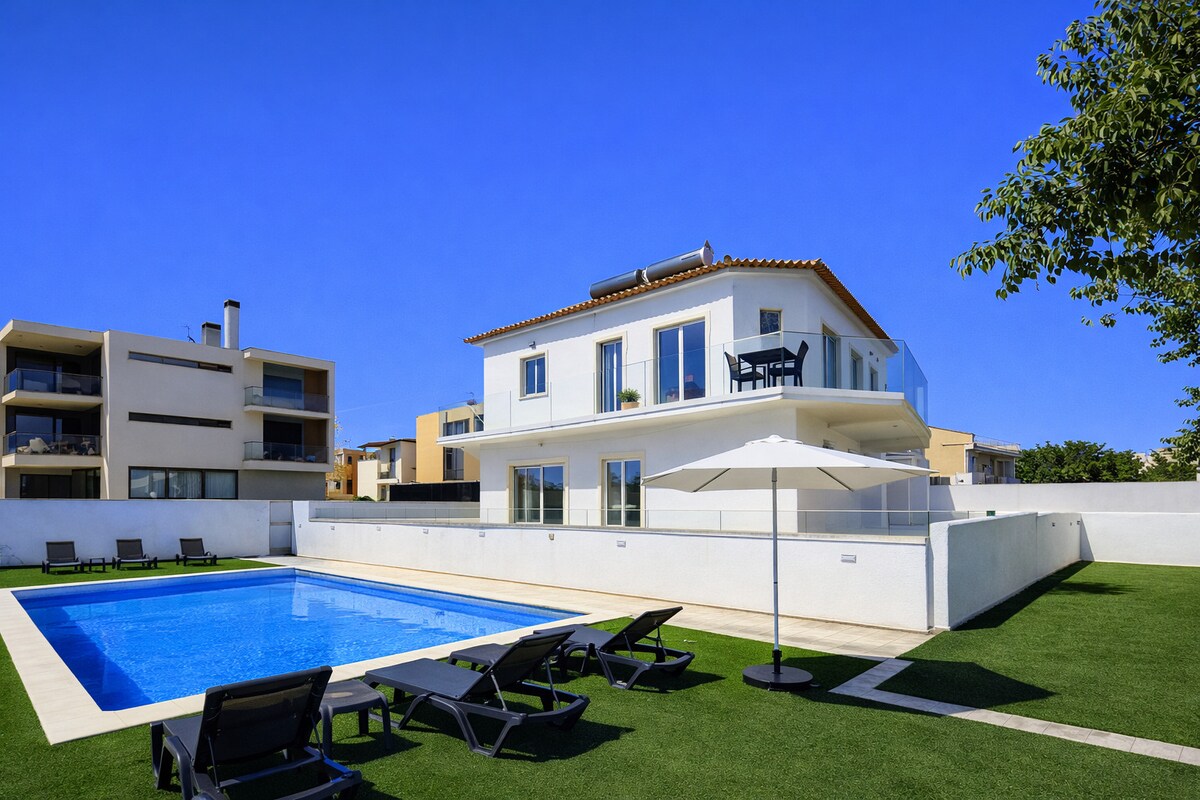 Anúncio popular: Hibisco 1 | Shared Pool | 8 Guests | Albufeira em Ferreiras