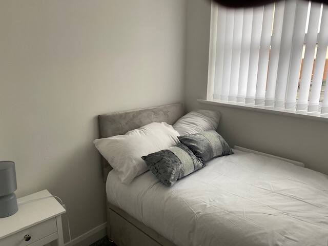 Home Sleeps5-Netflix-Parkg-Near City center/Etihad gallery image 5