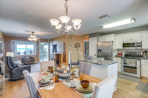 Auburndale Vacation Rental w/ Yard & Lake Views