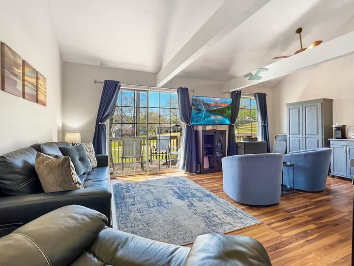 237 Beautiful Deck View, Close To Strip And Marina - Branson, MO