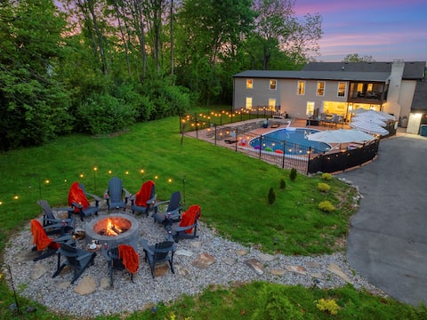 Winter Retreat Luxury Home | Hot Tub, Game Rooms