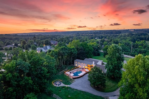 Heated pool+hot tub | Family mystery game getaway