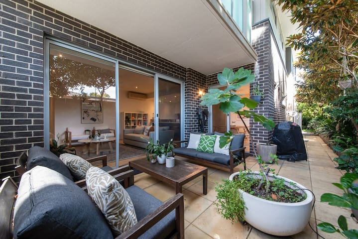 Heart of Hampton by the Beach gallery image 3