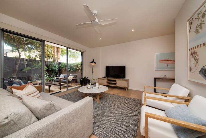 Heart of Hampton by the Beach gallery image 2