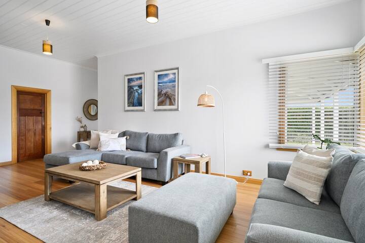 Coastal Four Bedroom House in Stanley gallery image 3