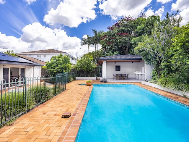 Modern 5-Bedroom House w/ Outdoor Pool @Robertson
