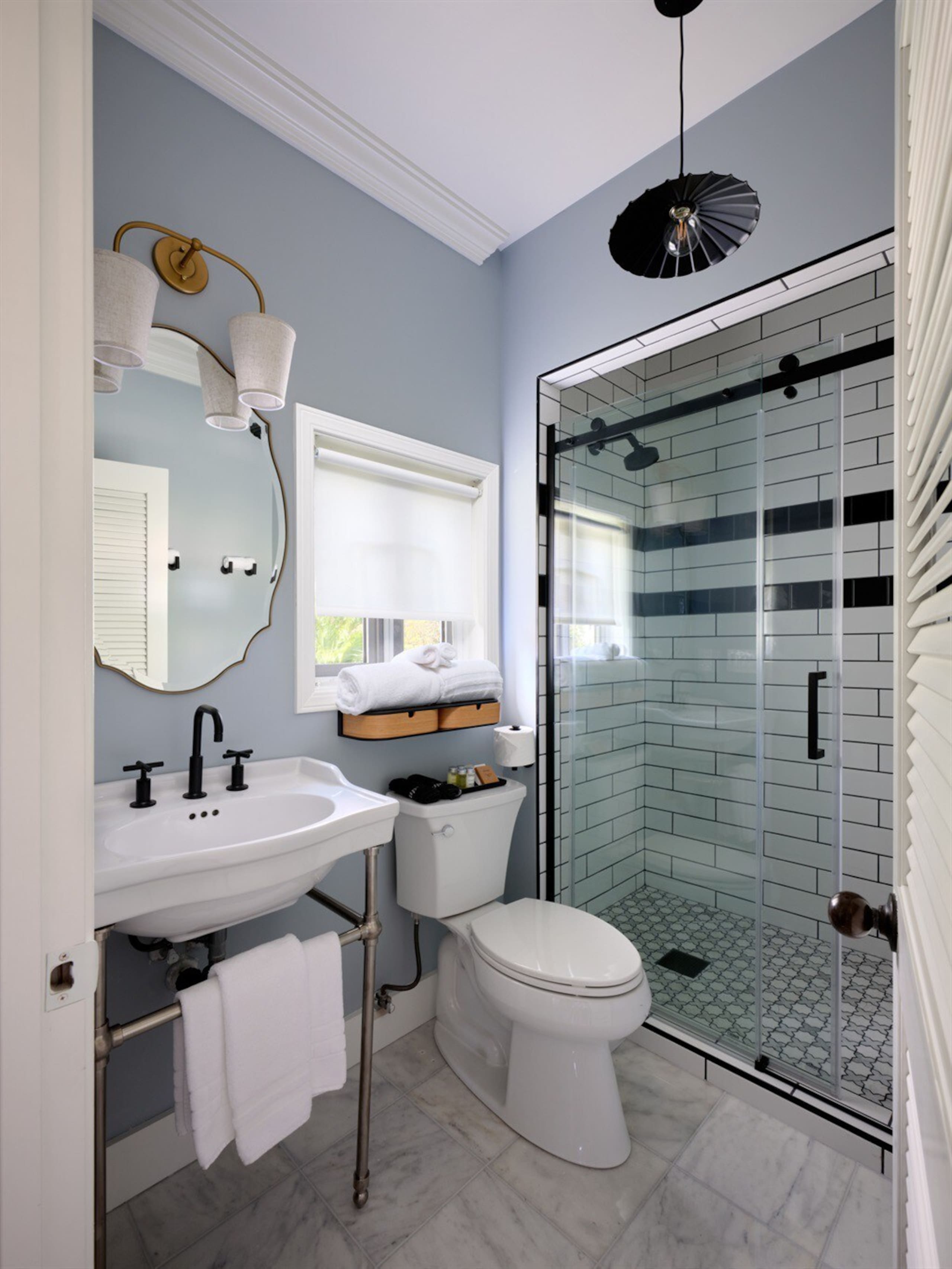 Home in Wailuku · ★4.89 · 1 bedroom · 1 bed · 1 bath - Image 2