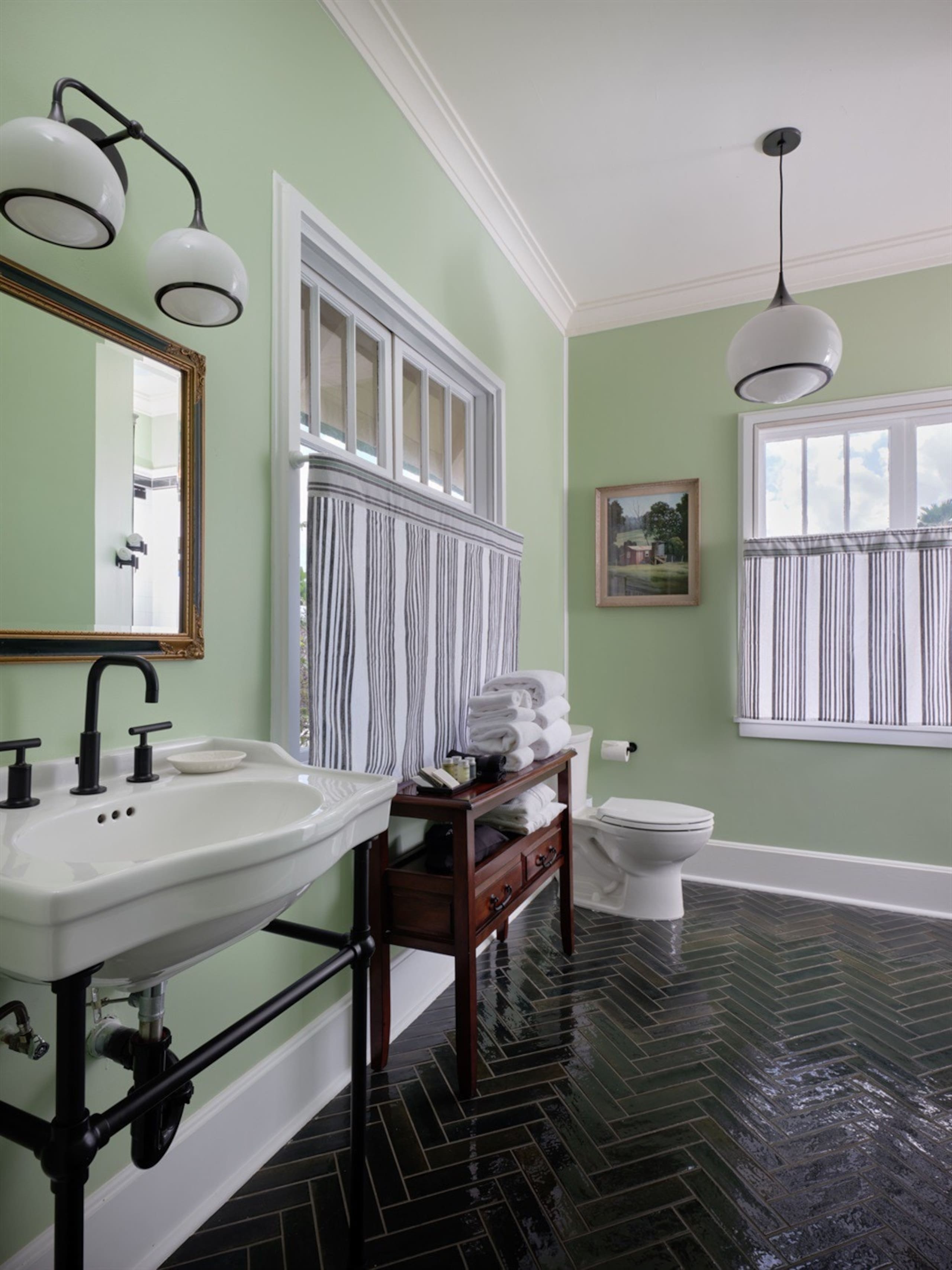 Home in Wailuku · ★4.89 · 1 bedroom · 1 bed · 1 bath - Image 2