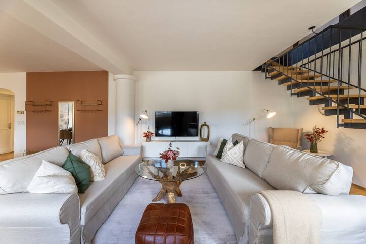 5-bedroom luxury retreat by Charles Bridge gallery image 5