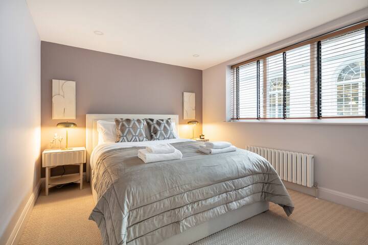 Prime Covent Garden gem with Air-Con gallery image 2