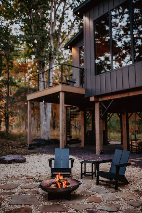 Couples Retreat with a View + Outdoor Shower