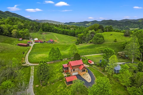 Near Blackberry Farms| Fire Pit | Hot Tub | Pets