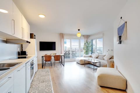 Sumptuous 3BR/6P Apartment with terrace-Near Paris