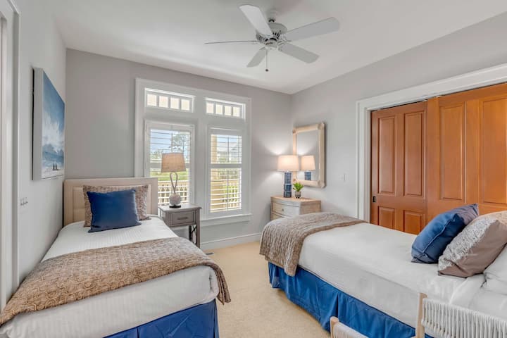 Sypialnia 4 - dwa łóżka z oddzielnymi łóżkami - wspólna łazienka (z sypialnią 3, łóżko typu King) - pierwsze piętro