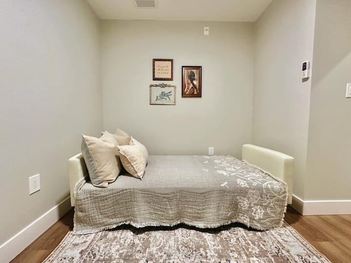 Den/Office - Bed - Twin Size