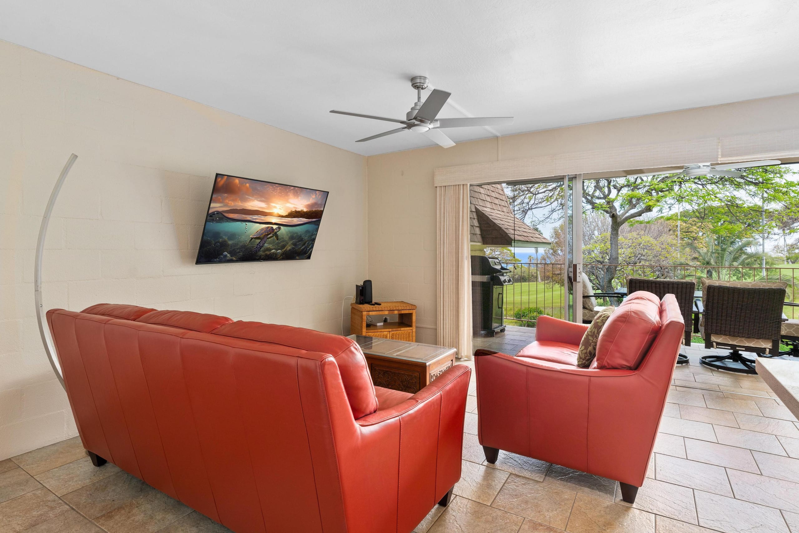 Condo in Kailua-Kona · ★4.6 · 2 bedrooms · 2 beds · 2 private baths - Image 11