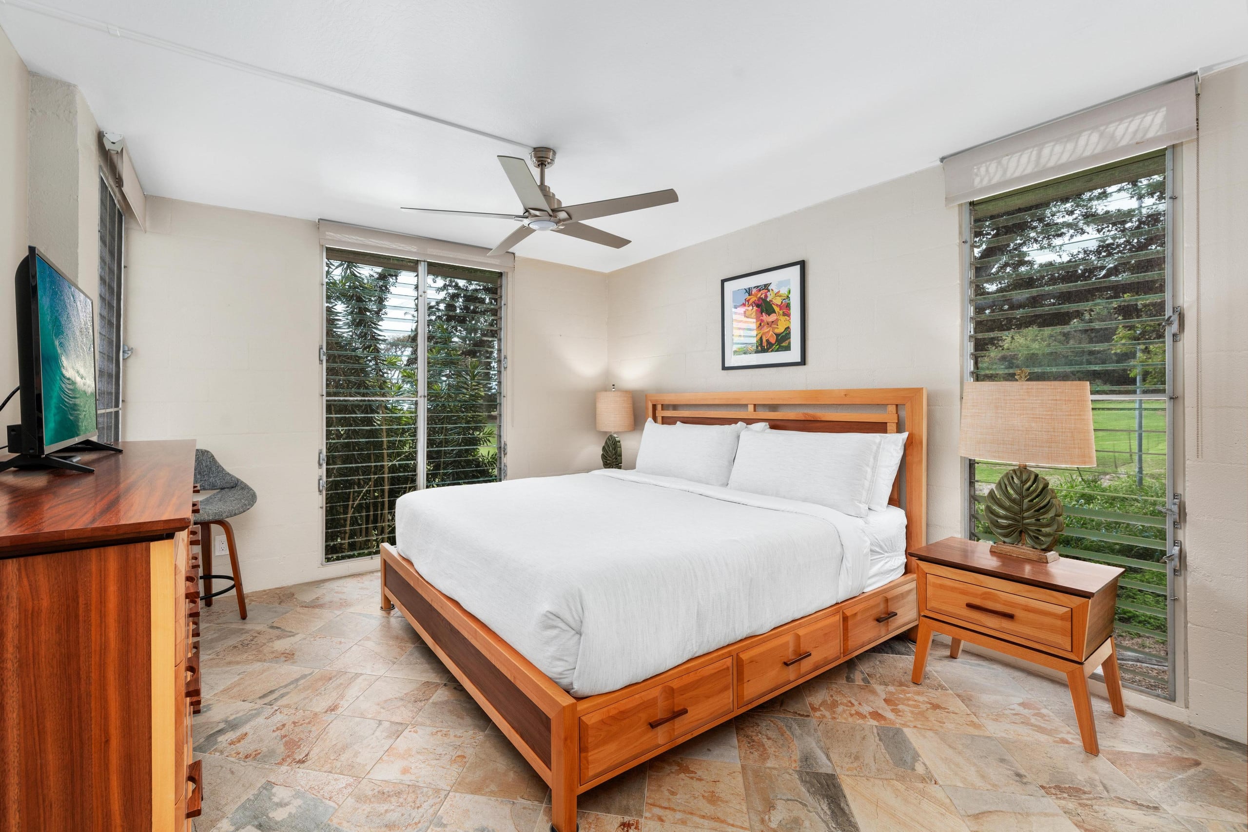 Condo in Kailua-Kona · ★4.6 · 2 bedrooms · 2 beds · 2 private baths - Image 3