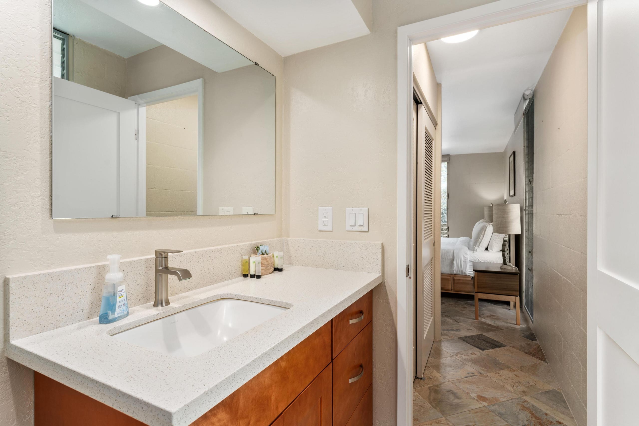 Condo in Kailua-Kona · ★4.6 · 2 bedrooms · 2 beds · 2 private baths - Image 20